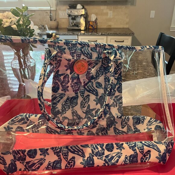 Lilly Pulitzer Beach bag and small cosmetics bag - Picture 4 of 6